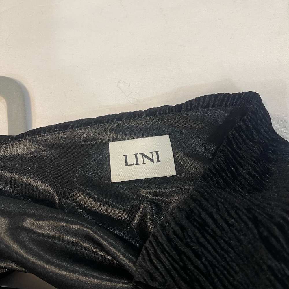 LINI Women’s BlackDevon Ruched Stretch Plisse Velvet Bodycon Dress NWT - Picture 8 of 9